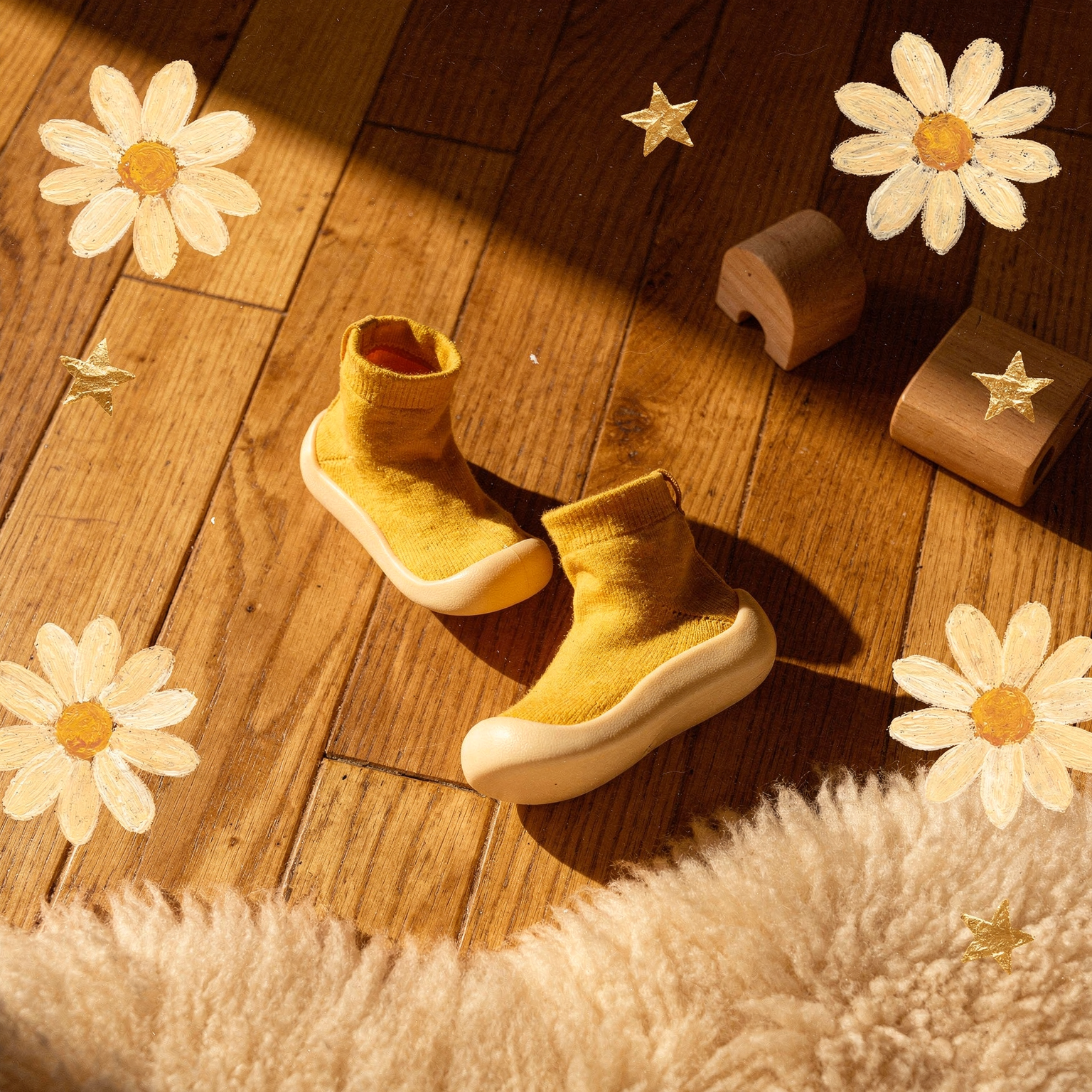 Tiny feet in HOPPI on a wooden floor